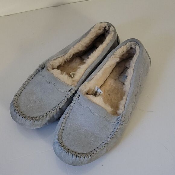 UGG Gray Slippers - Picture 4 of 9